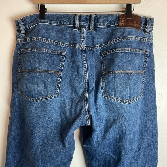 Tommy Bahama Easy Fit Straight Leg Jeans 38W 30L - Picture 6 of 13